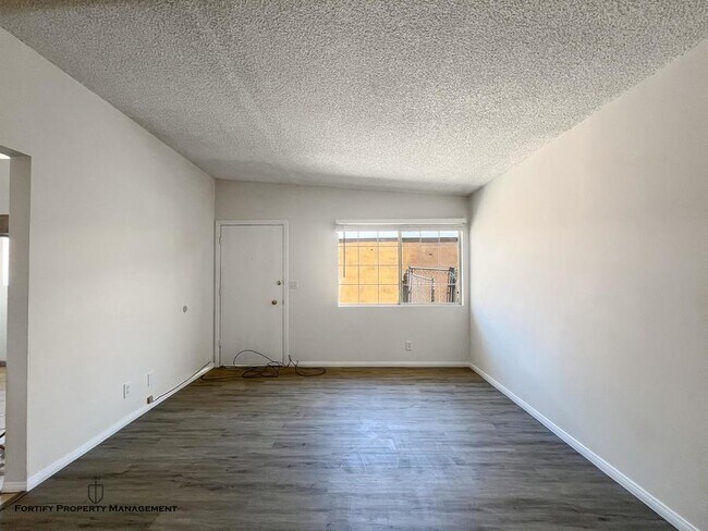 Building Photo - 14826 Chadron Ave