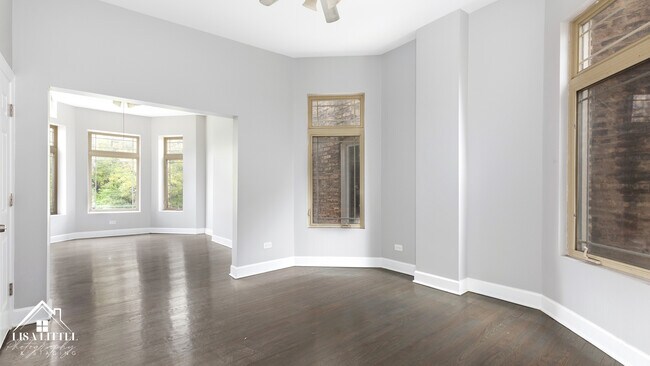 Foto del edificio - 6354 S Greenwood Ave