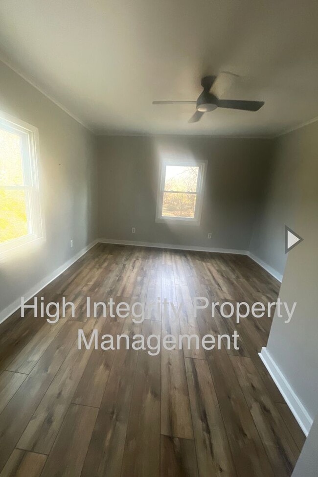 Foto del edificio - 3032 Lake Rd