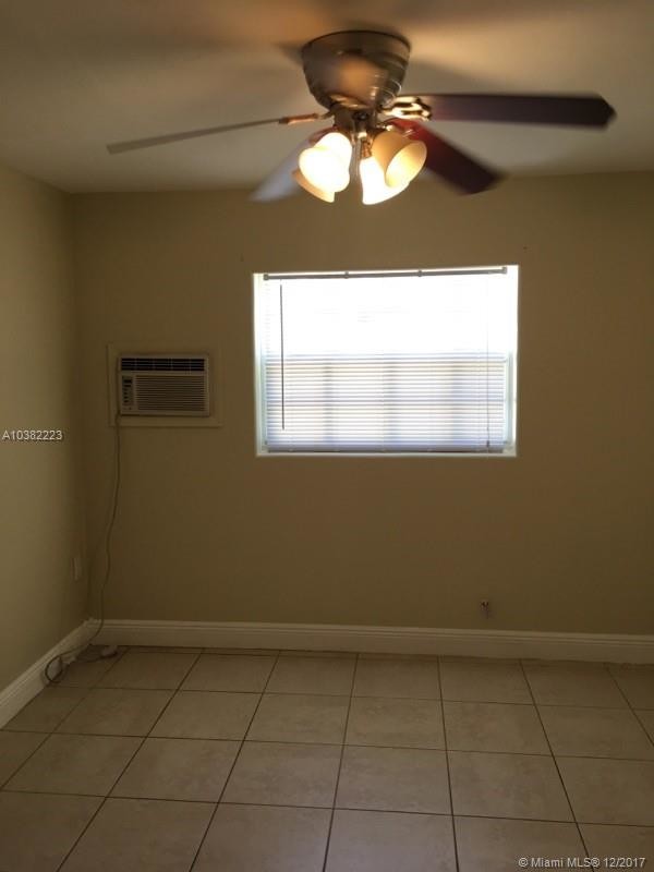 Foto del edificio - 820 NE 141st St