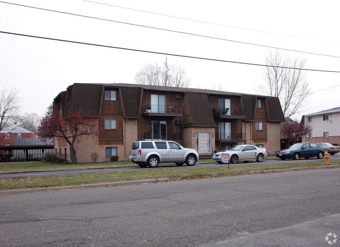 Foto del edificio - 7125-7165 Locust Ave