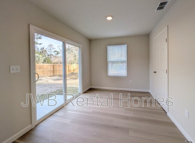 Foto del edificio - 6384 Restlawn Dr