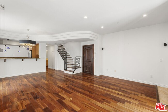 Foto del edificio - 744 N Alfred St