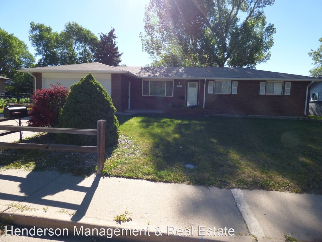 Foto principal - 3 br, 2 bath House - 2336 Fountain Drive