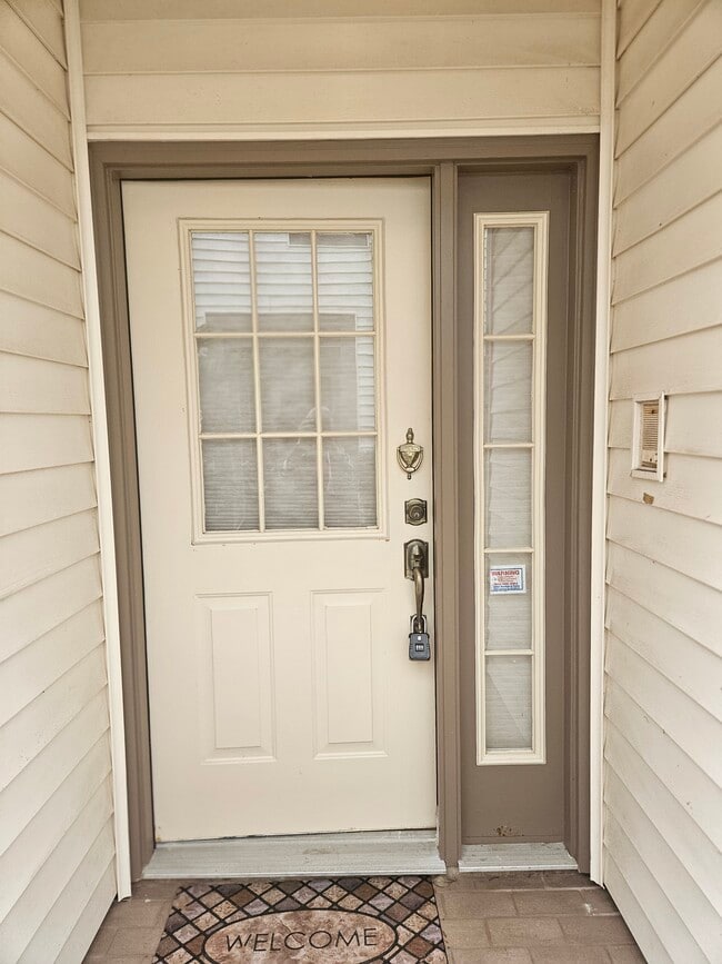 Building Photo - 1208 Clays Trl