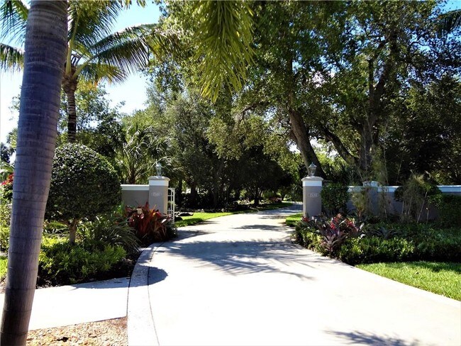 Building Photo - 1530 NE Dixie Hwy