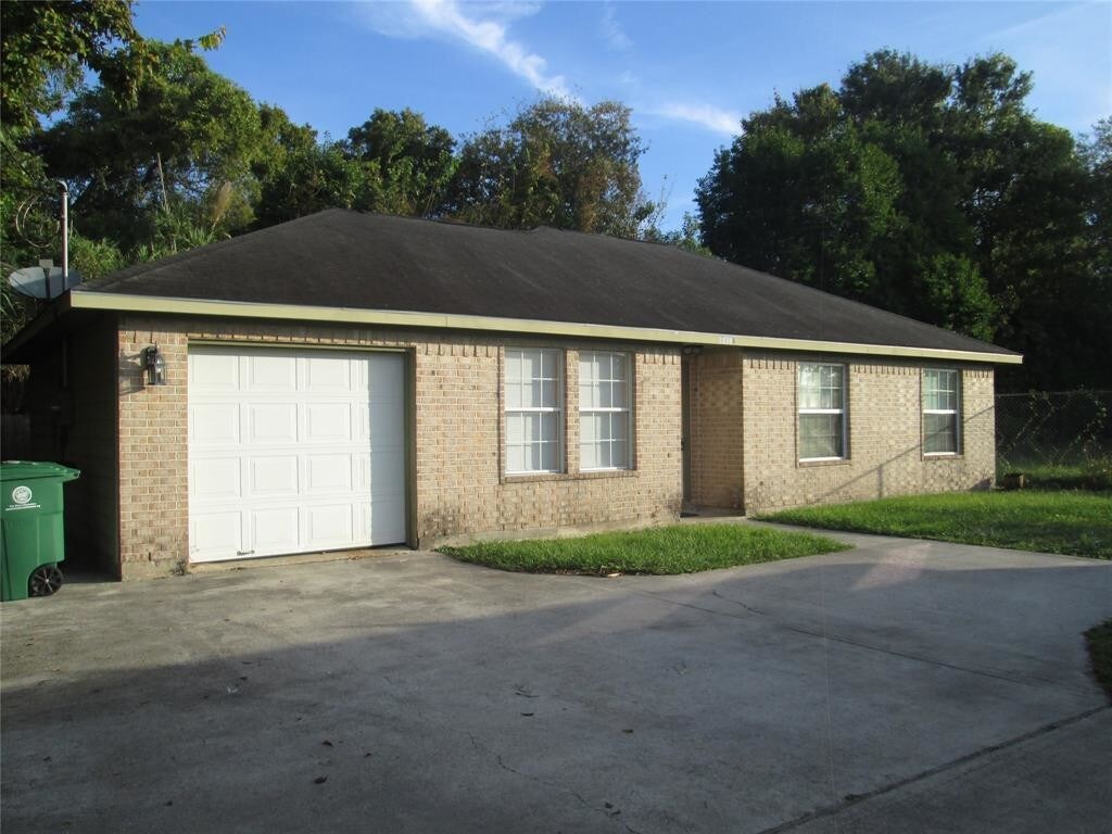 5007 Reed Rd, Houston, TX 77033 House for Rent in Houston, TX