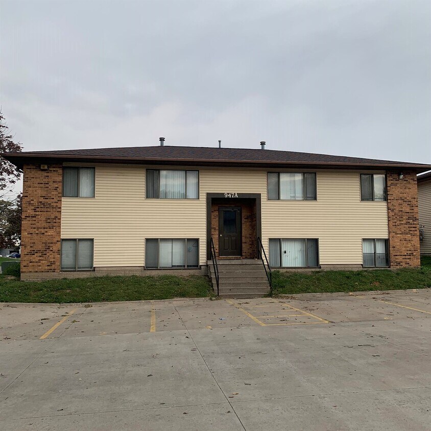947 Boston Way Unit B6, Coralville, IA 52241 Room for Rent in