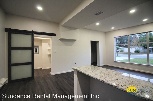 Building Photo - 3 br, 2 bath House - 310 Hunter Place NE