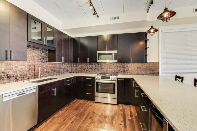 Foto del edificio - 1332 W Madison St
