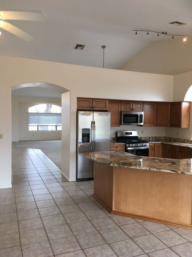 Foto del edificio - PENDING / RENTED
