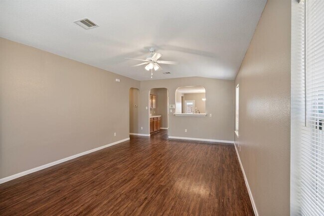 Building Photo - 6835 Silver Shores Ln