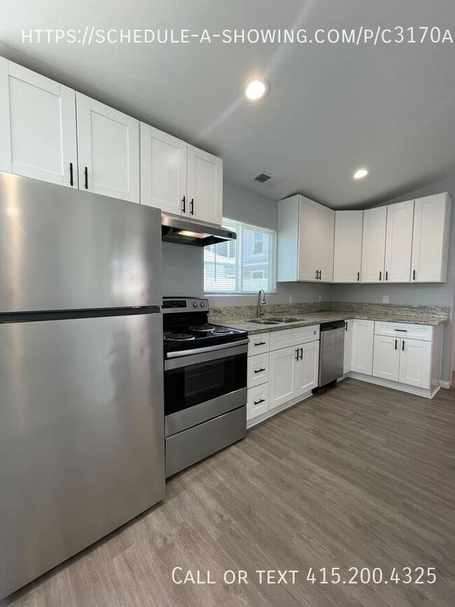Building Photo - 1077 Greenfield Dr