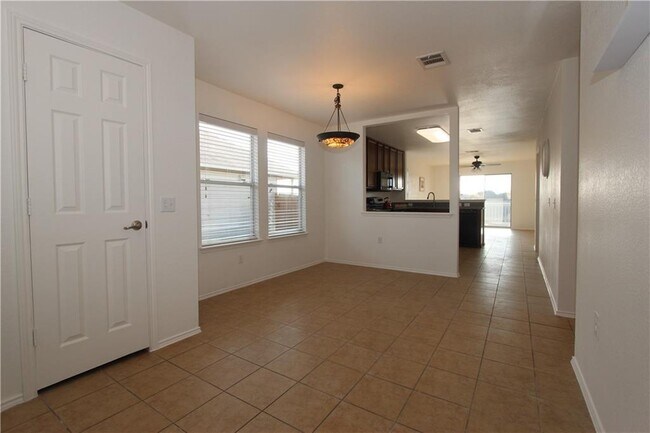 Foto del edificio - 9013 Southwick Dr