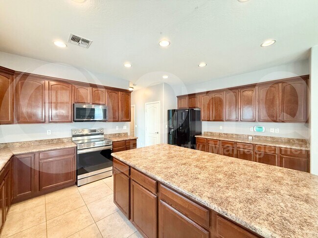 Building Photo - 4413 E Odessa Dr