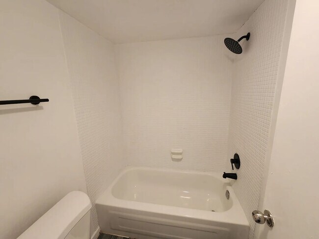 Foto del edificio - 9091 Lime Bay Blvd