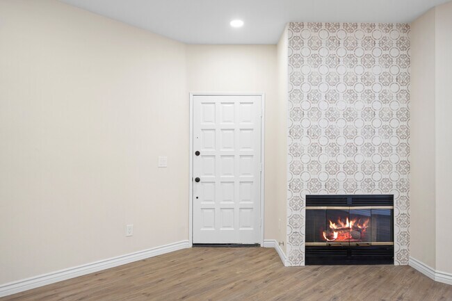 Building Photo - 23735 Del Monte Dr