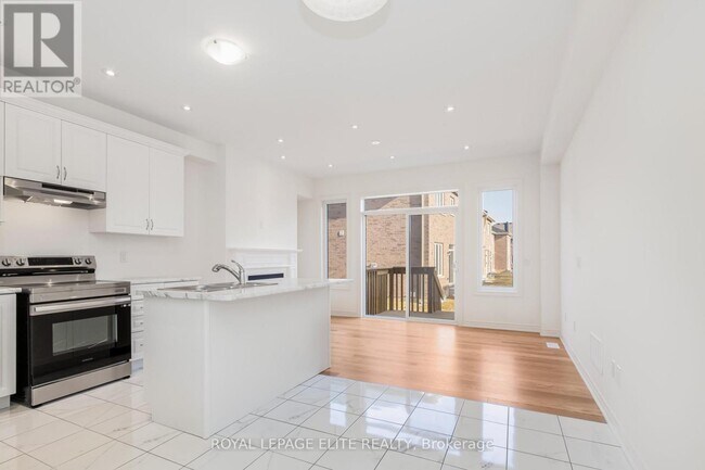 Building Photo - 39 Bushwood Trl