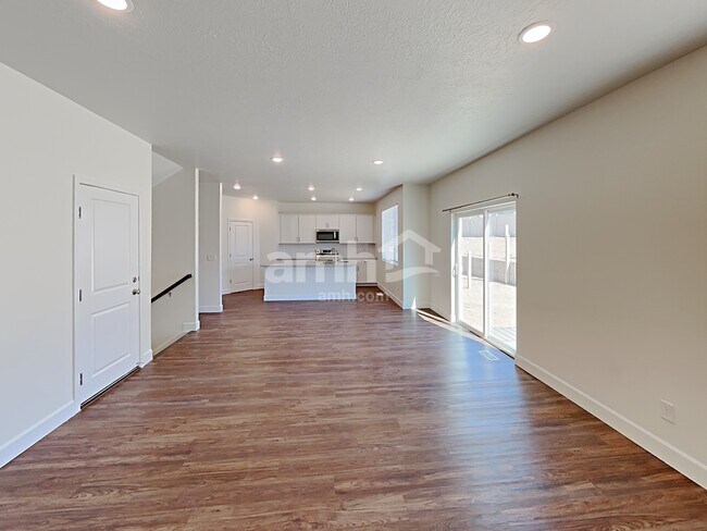 Building Photo - 1264 N Rickshaw Lane