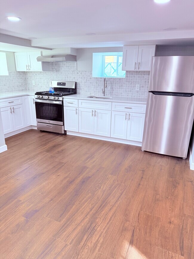 Foto del edificio - 692 Day Ave