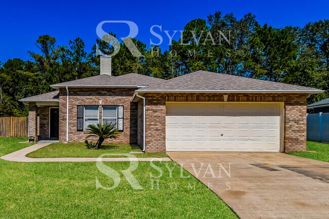 Building Photo - This charming home is move-in ready