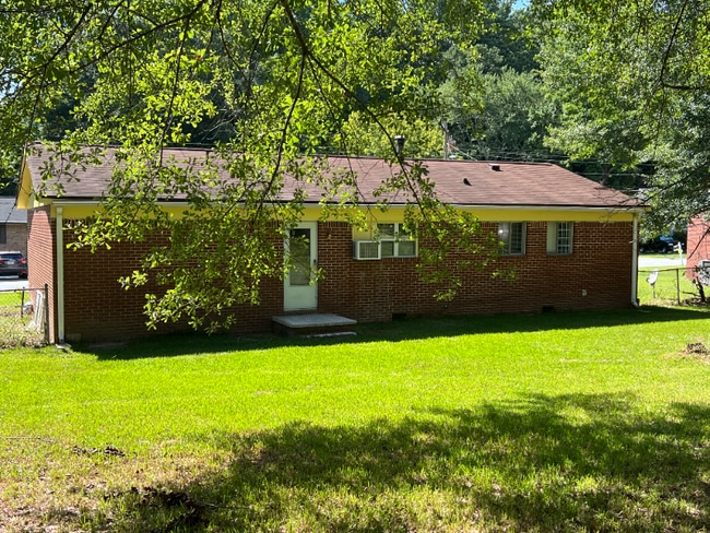 Building Photo - 1490 Cedar Creek Ln