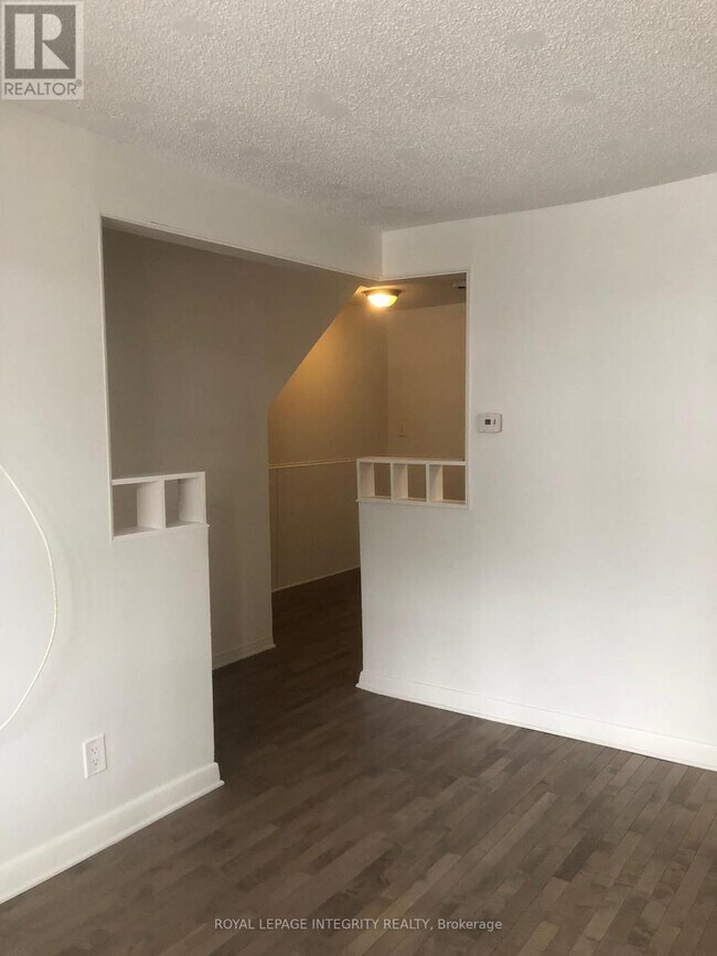 Building Photo - 129 Pamilla St
