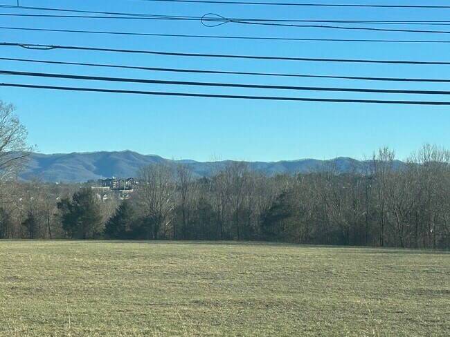 Foto del edificio - 106-108 W Mountain View Rd