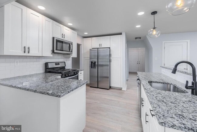 Building Photo - 115 Greenvale Ct