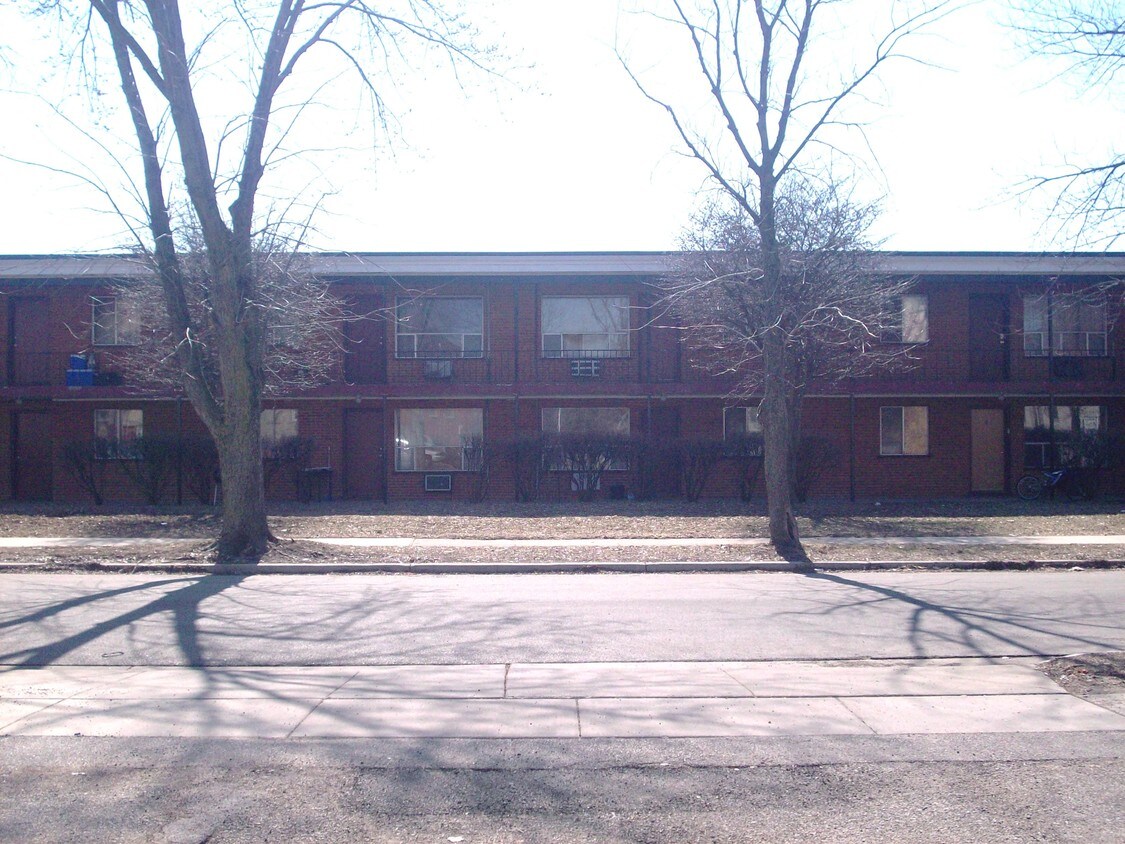 Foto del edificio - 1121 Birch Dr