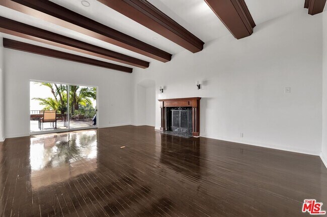 Foto del edificio - 8334 Marmont Ln