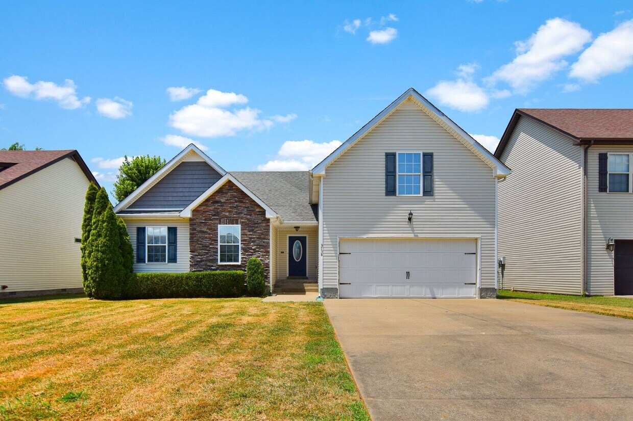Foto principal - Pet Friendly Three Bedroom with Bonus!