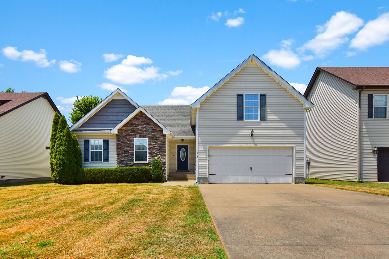 Primary Photo - Pet Friendly Three Bedroom with Bonus!