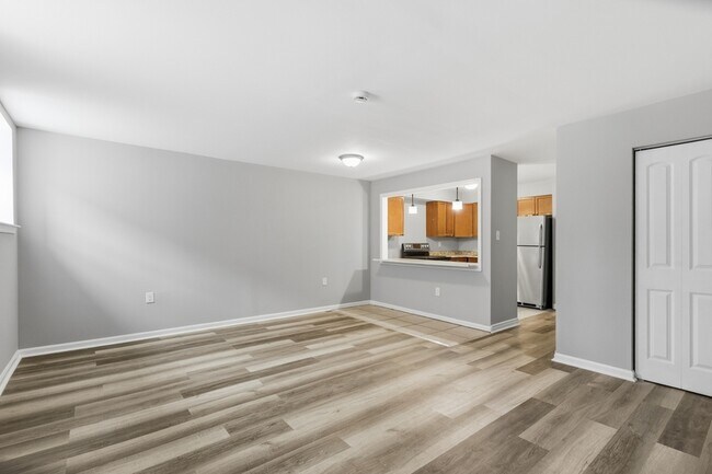 Building Photo - 906 N Fulton Ave