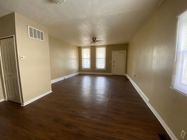Building Photo - 2620 Slevin St