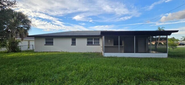 Foto del edificio - 21519 Eldred Ave
