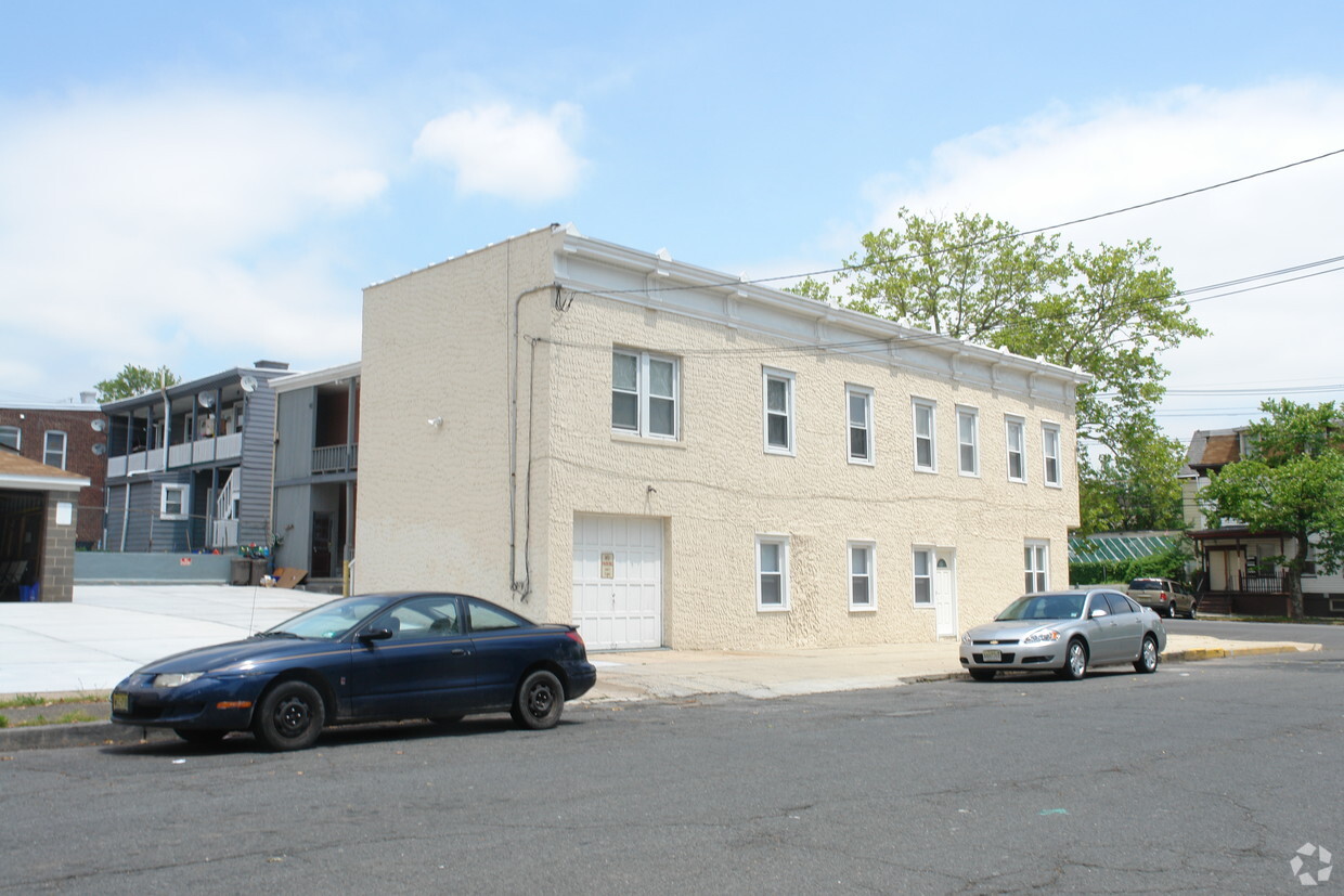 Building Photo - 409 High St