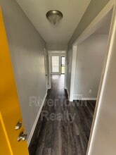 Building Photo - 4625 Crestfield Rd