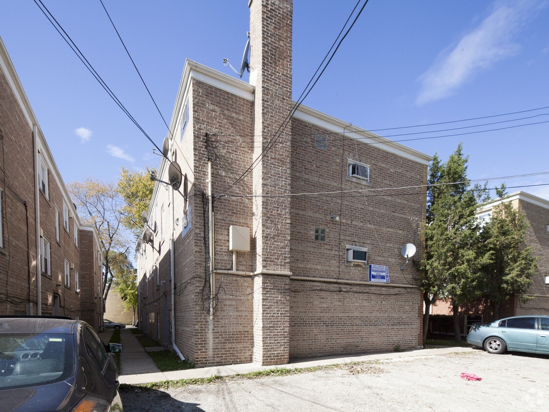 Building Photo - 6705-6737 N California Ave