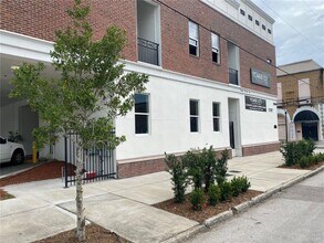 Building Photo - 2004 N Howard Ave