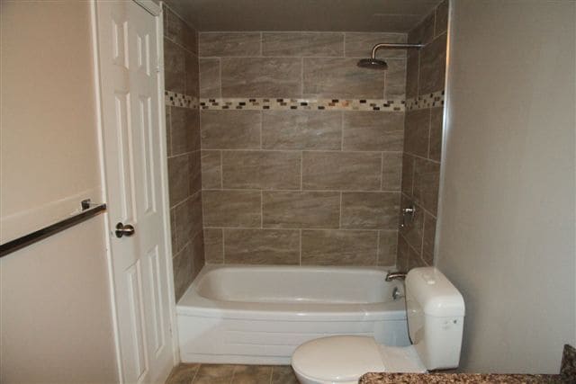 Building Photo - 2 Bed 1.5 Bath Unit in Calgary, AB