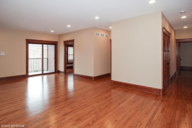 Foto del edificio - 7228 Madison St