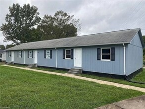 Building Photo - 233-237 S School St