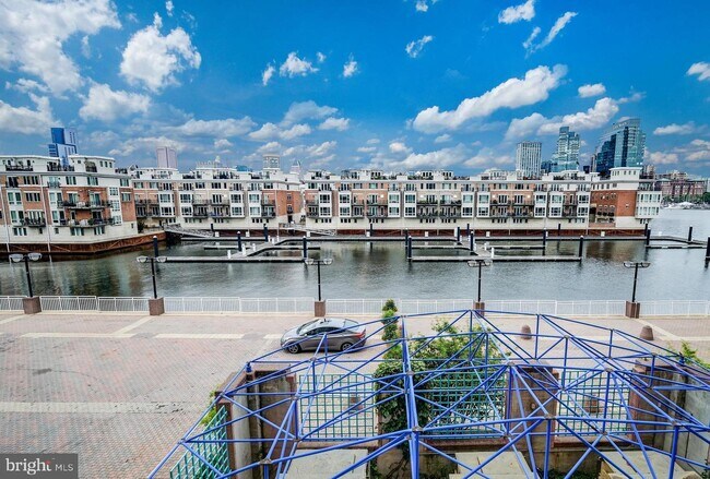 Foto del edificio - 100 Harborview Dr