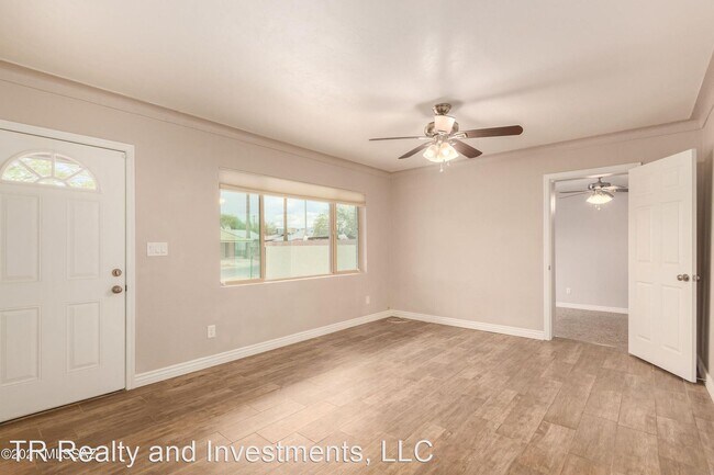 Foto del edificio - 3 br, 2 bath House - 2416 E. 19th Street