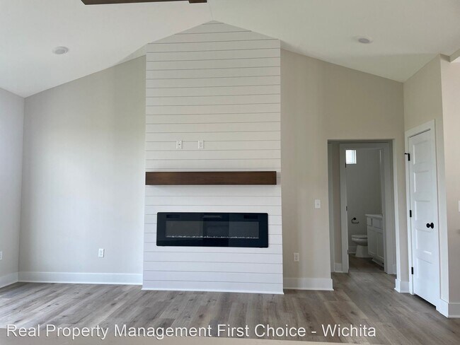Building Photo - 5 br, 3 bath House - 2532 S. Spring Hollow...