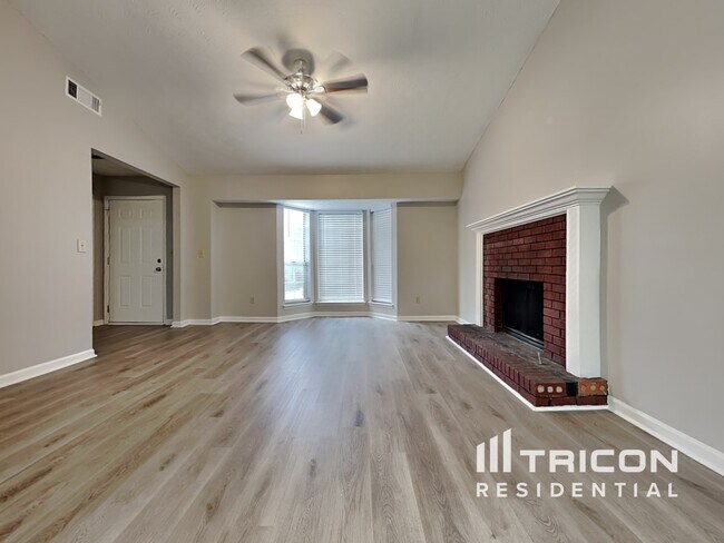 Foto del edificio - 5516 Marbut Forest Ct