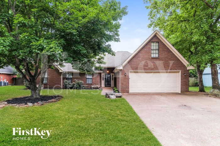 Foto principal - 3456 Sunswept Dr