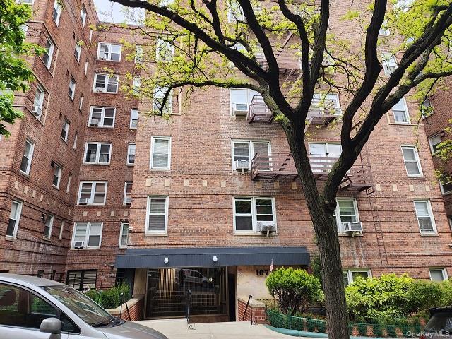 Building Photo - 102-55-102-67 67th Dr