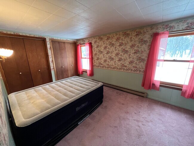 Foto del edificio - 14555 Breezy Point Rd